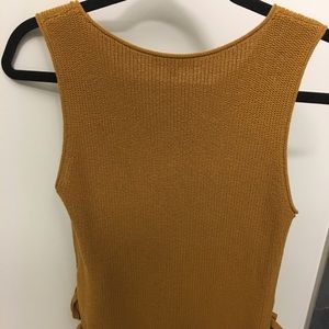 Sleeveless sweater top